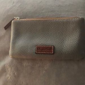 Dooney & Bourke change pouch